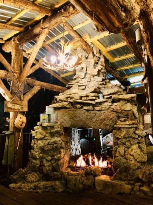 Stonegate Lodge King Bed Wifi 50 Roku Tv Salt Water Pool Room #104 Eureka Springs Ngoại thất bức ảnh