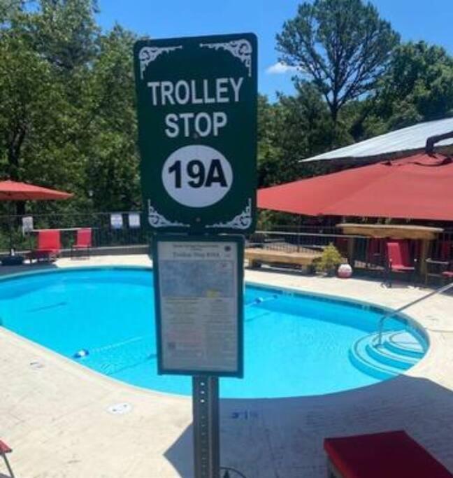 Stonegate Lodge King Bed Wifi 50 Roku Tv Salt Water Pool Room #104 Eureka Springs Ngoại thất bức ảnh